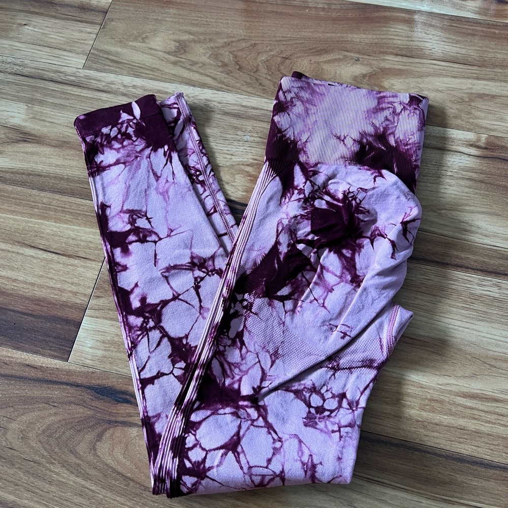 Tye Dye Scrunch Butt Leggings
